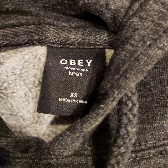 Obey "Make Art Not War" Charcoal Gray Hoodie With Large Back Graphic Size XS - Picture 7 of 7